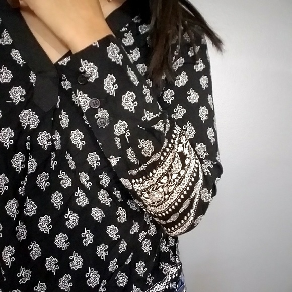 FREE TO BE ME FLORAL PRINT TOP - Picture 12 of 12